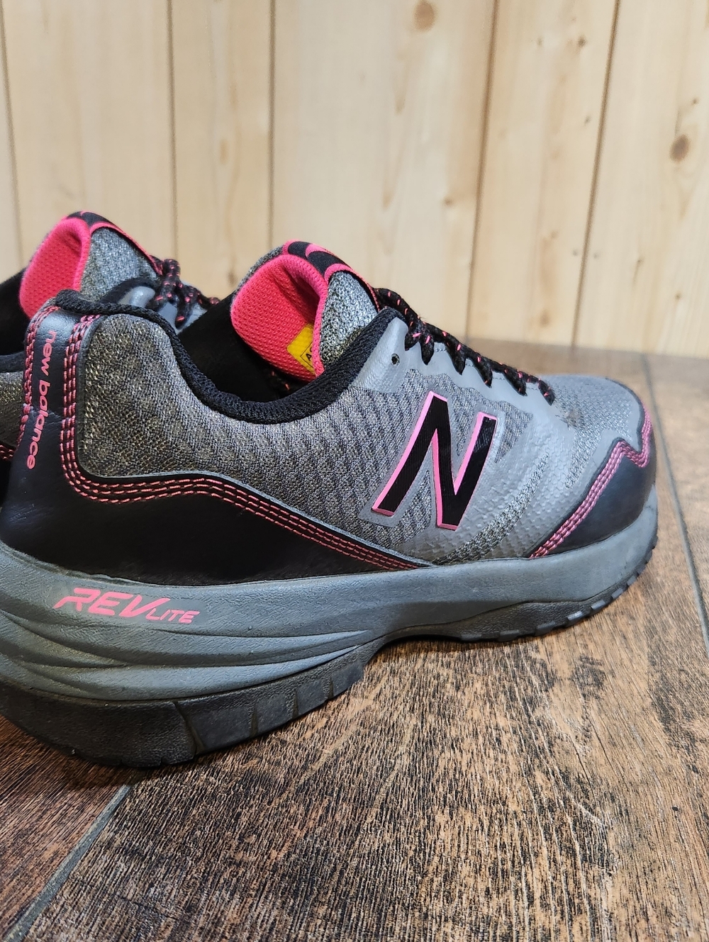 New Balance Women's Composite Toe 589 V1 Industrial Pink / Grey / Black Size 9 - Picture 8 of 10
